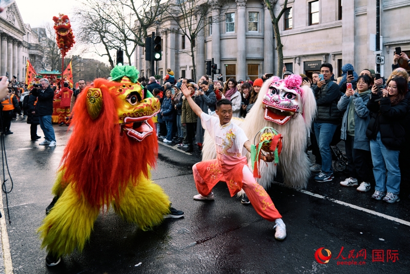 倫敦新春慶典現(xiàn)場。人民網(wǎng) 郭錦標(biāo)、楊浩鵬攝