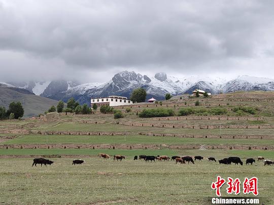 重走十八軍進(jìn)藏路：不忘歷史，才能堅(jiān)定信念