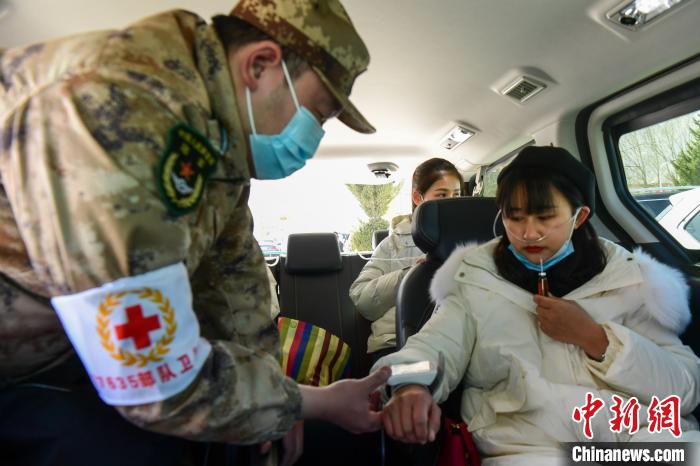 包餃子、拜年、探訪哨所西藏軍嫂高原過春節(jié)