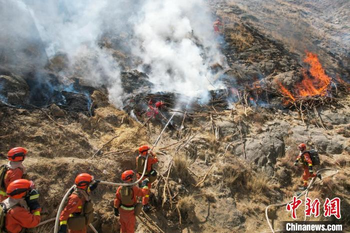 山地滅火訓練。　西藏森林消防總隊特勤大隊 供圖