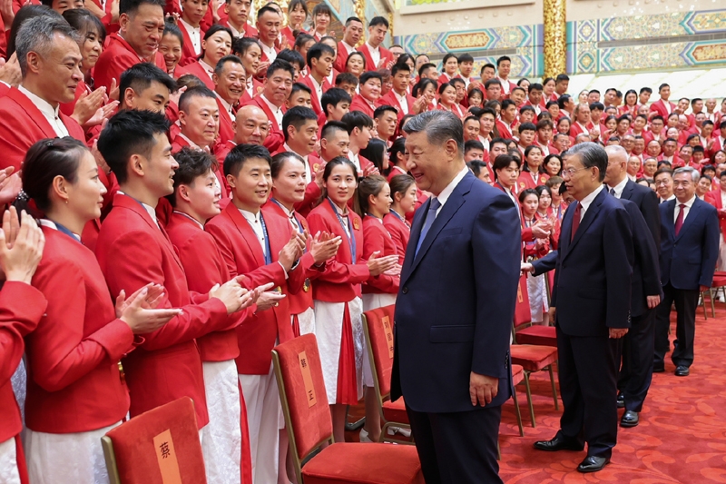 2024年8月20日，習(xí)近平總書(shū)記在人民大會(huì)堂接見(jiàn)第33屆夏季奧林匹克運(yùn)動(dòng)會(huì)中國(guó)體育代表團(tuán)全體成員。