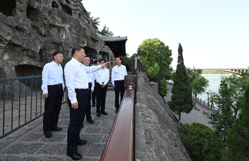 2025年5月19日至20日，中共中央總書記、國家主席、中央軍委主席習(xí)近平在河南考察。這是19日下午，習(xí)近平在洛陽龍門石窟考察。新華社記者 謝環(huán)馳 攝