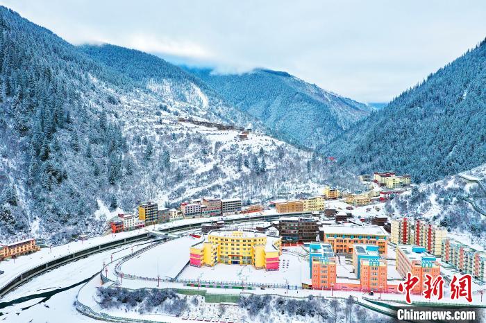 壤塘的雪后美景。　壤塘縣融媒體中心供圖