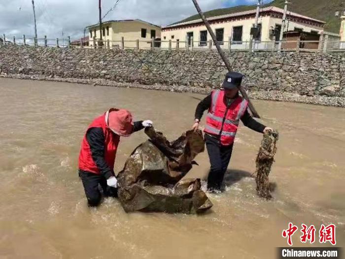 守護(hù)長(zhǎng)江支流的青海“哈達(dá)義警”