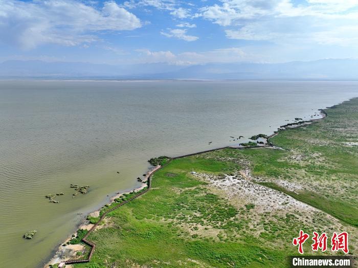 圖為航拍都蘭湖國家濕地公園。　祁增蓓 攝