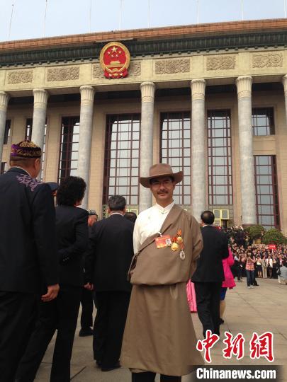 圖為2016年，尼瑪扎西出席全國(guó)政協(xié)會(huì)議(資料圖)。西藏農(nóng)科院 供圖