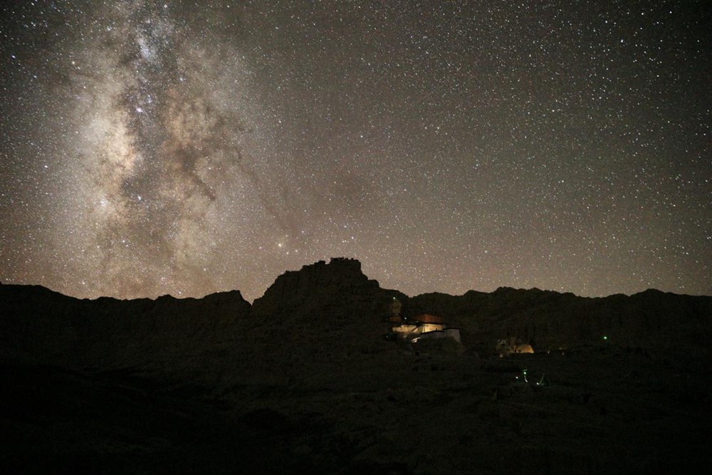 阿里暗夜星空。旦真次旦攝