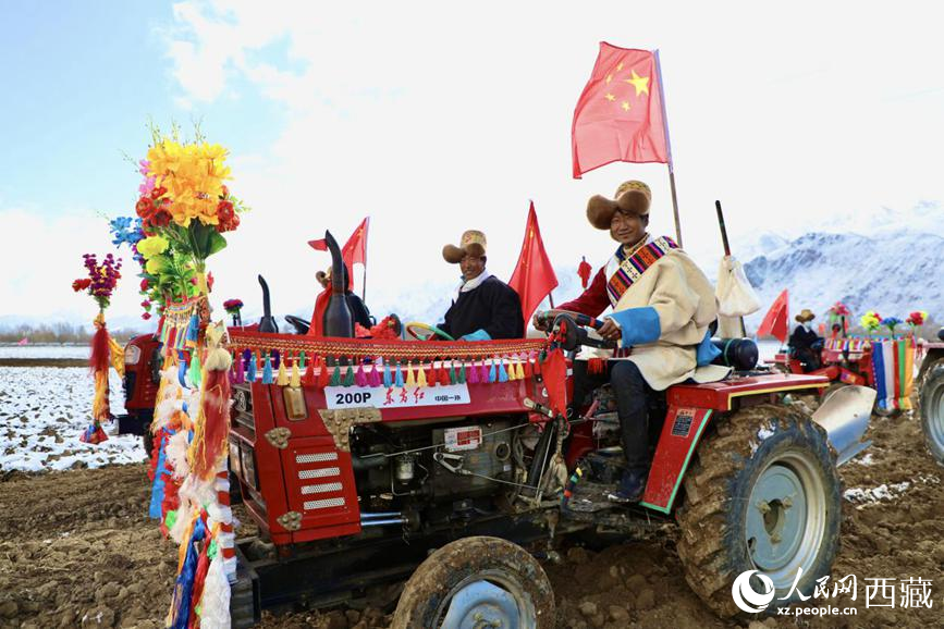 拉薩市墨竹工卡縣唐加鄉(xiāng)莫沖村的春耕儀式現(xiàn)場。人民網(wǎng) 次仁羅布攝